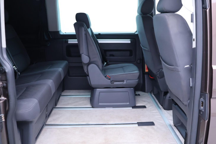 Volkswagen Multivan 2,0 TDI Camper Spací vestavba