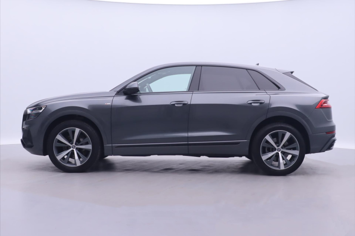 Audi Q8 3,0 50TDI S-Line Black DPH 1.Maj.