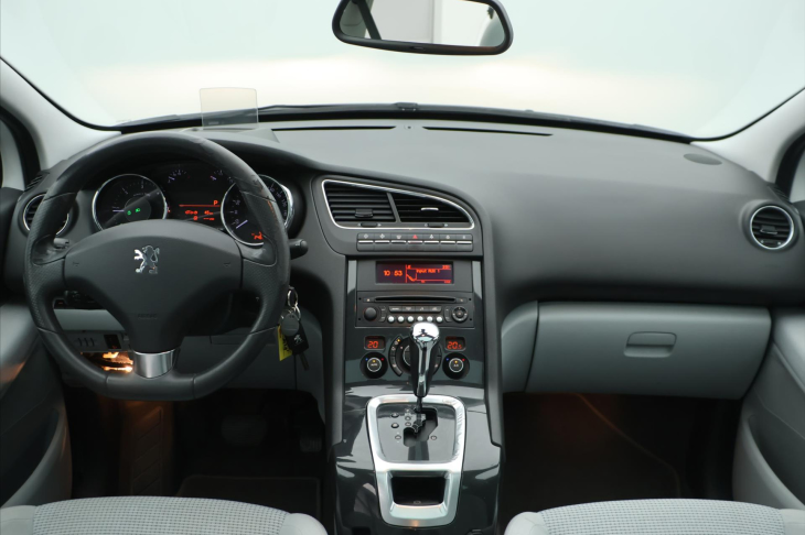 Peugeot 5008 2,0 HDi 120kW Aut. Pano 7-Míst