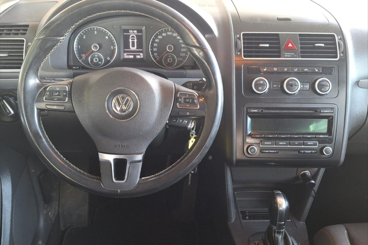 Volkswagen Touran 2,0 TDI DSG Comfortline 7-Míst