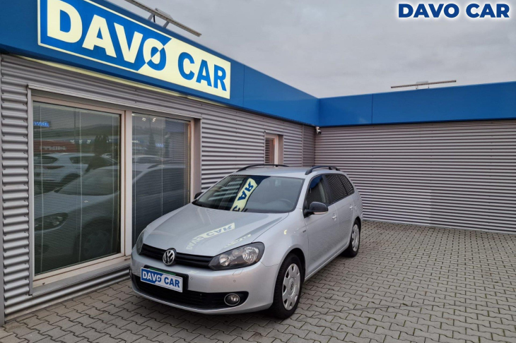 Volkswagen Golf 2,0 TDI 103kw match serv. kniha navi