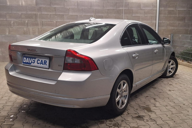 Volvo S80 2,4 D5 Momentum AT Navi Výhřev