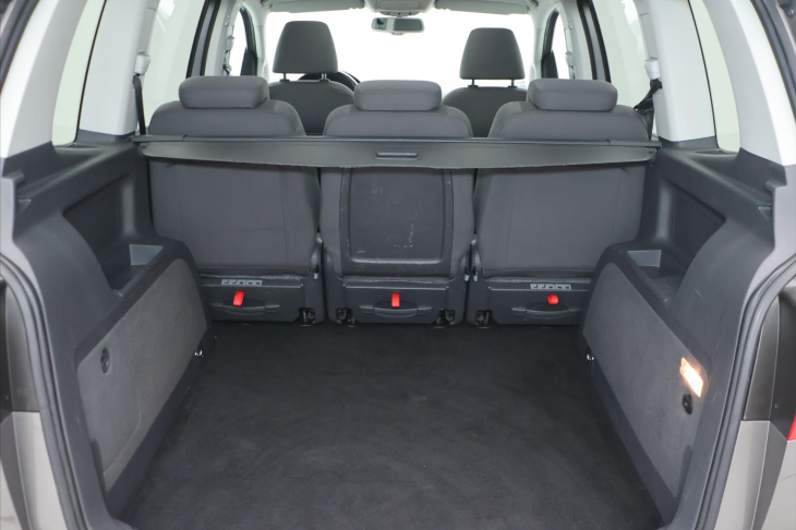 Volkswagen Touran 2,0 TDI 103kW CROSS  Panorama