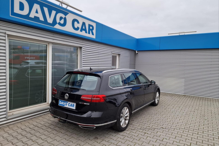 Volkswagen Passat 2,0 TDI 140KW Highline DSG tažné serv. kniha