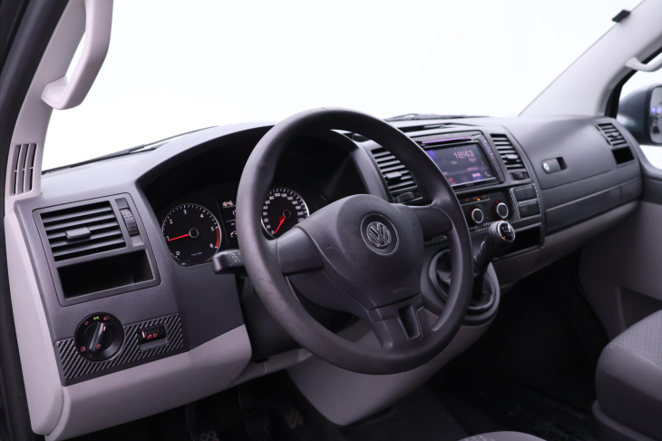 Volkswagen Caravelle 2,0 TDI 103kW Comfort 7-Míst