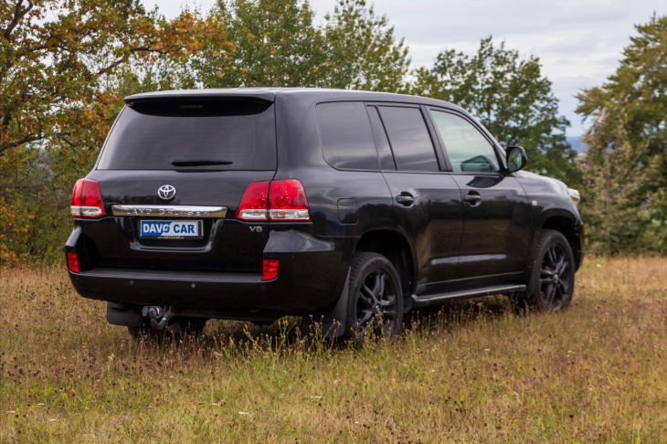 Toyota Land Cruiser 4,5 D4-D 210kW Lux 7-Míst