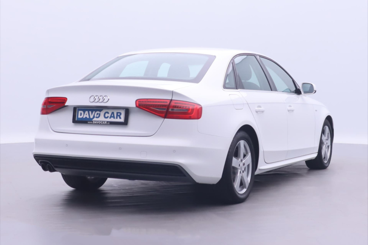 Audi A4 2,0 TDI 110kW S-line Xenon