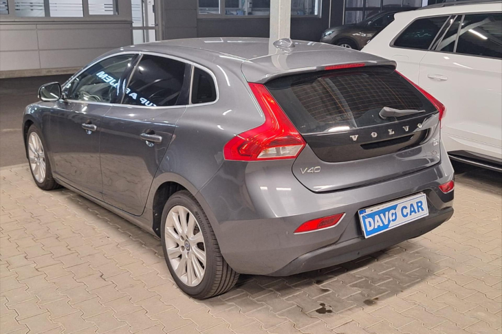 Volvo V40 1,6 D2  115 Momentum