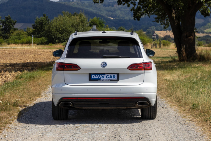 Volkswagen Touareg 4,0 V8 TDI R-Line Black DPH