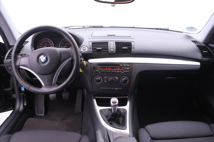 BMW Řada 1 2,0 116i Klimatizace