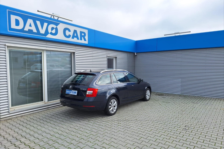 Škoda Octavia 1,6 TDI DSG Style DPH