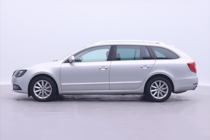 Škoda Superb 1,6 TDI Greenline Navigace