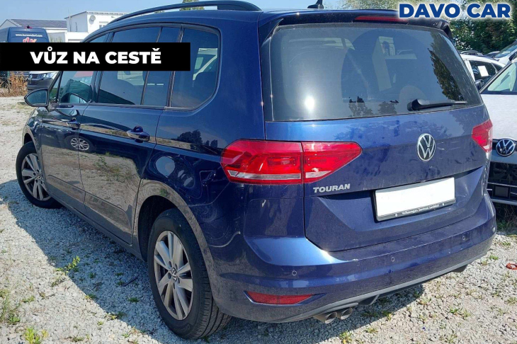 Volkswagen Touran 2,0 TDI 110kW DSG Navi Pano DPH