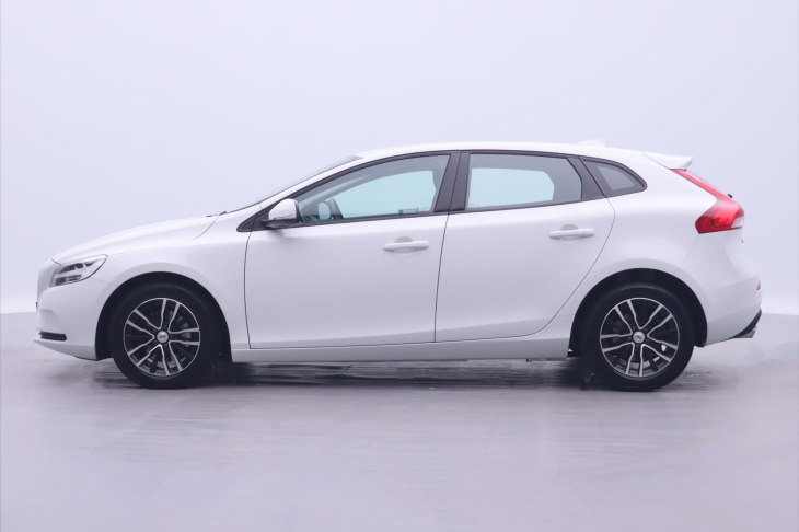 Volvo V40 2,0 T3 112kW CZ Momentum 1.Maj