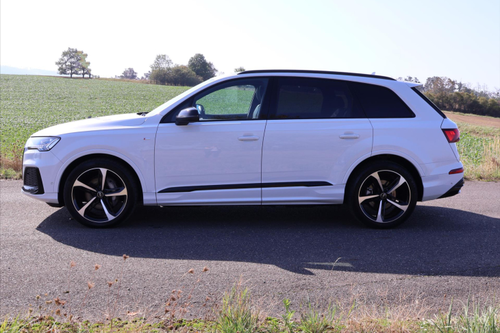 Audi Q7 3,0 V6 TDI S-Line Black CZ DPH